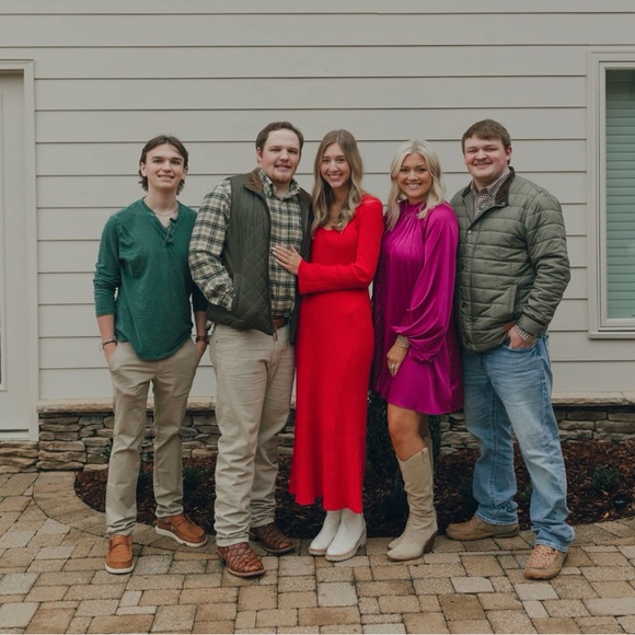 Meet your Posher, Amanda - Picture 6 of 7